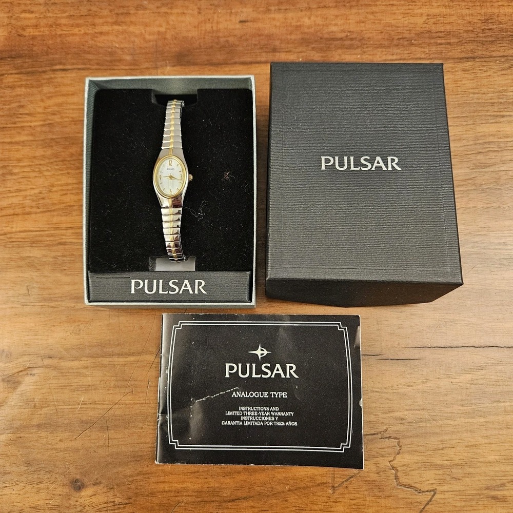 Vintage Pulsar Watch Womens Silver Gold Tone‎ Band Needs New Battery Untested